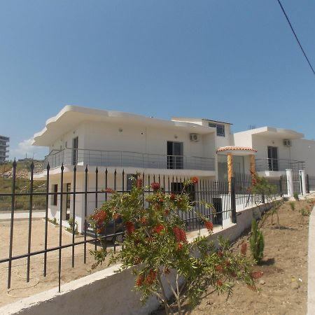 סרנדה Hotel Irini מראה חיצוני תמונה