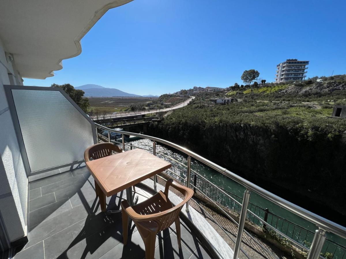 סרנדה Hotel Irini מראה חיצוני תמונה