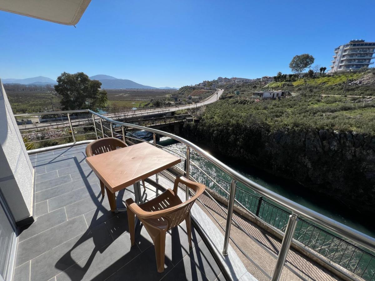 סרנדה Hotel Irini מראה חיצוני תמונה