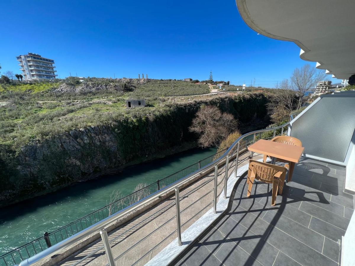 סרנדה Hotel Irini מראה חיצוני תמונה