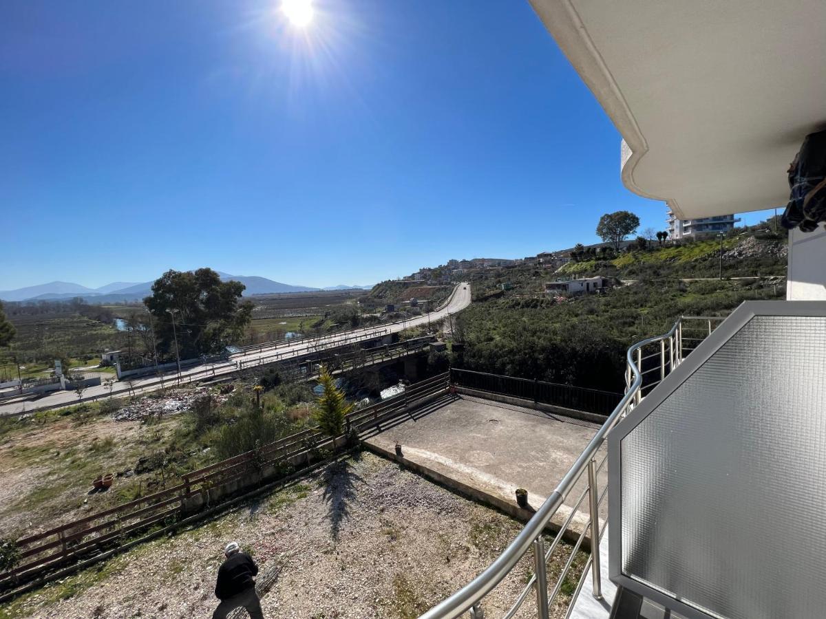סרנדה Hotel Irini מראה חיצוני תמונה