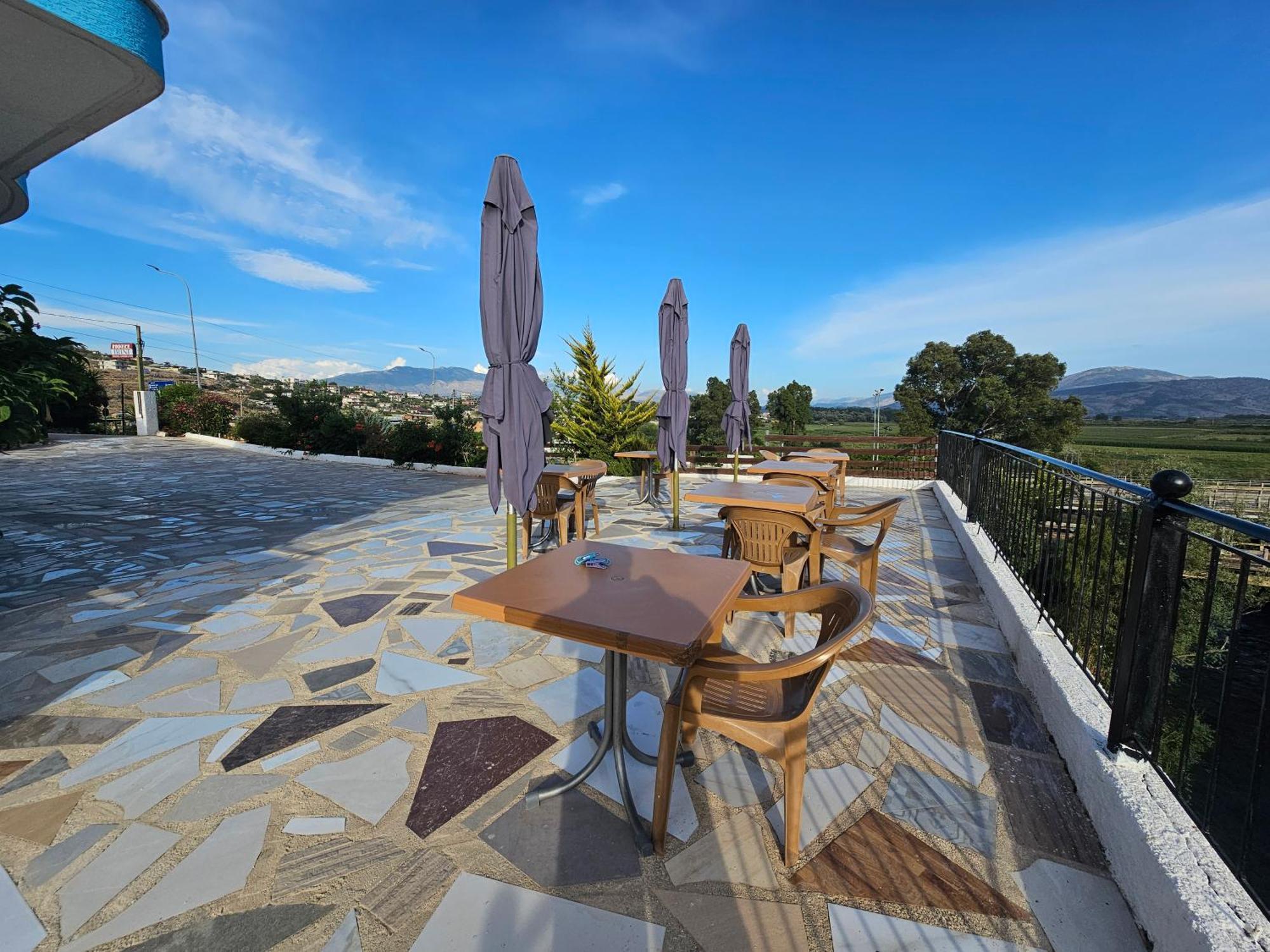 סרנדה Hotel Irini מראה חיצוני תמונה