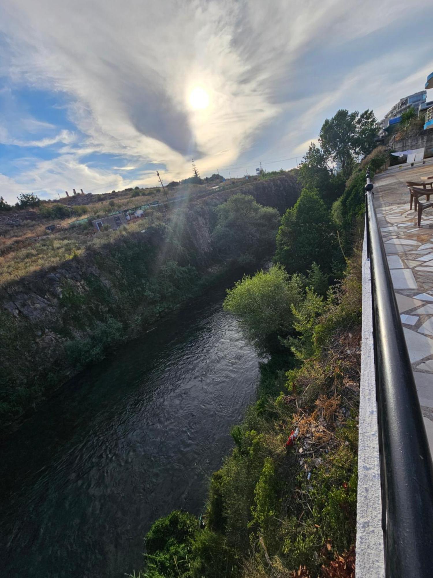 סרנדה Hotel Irini מראה חיצוני תמונה