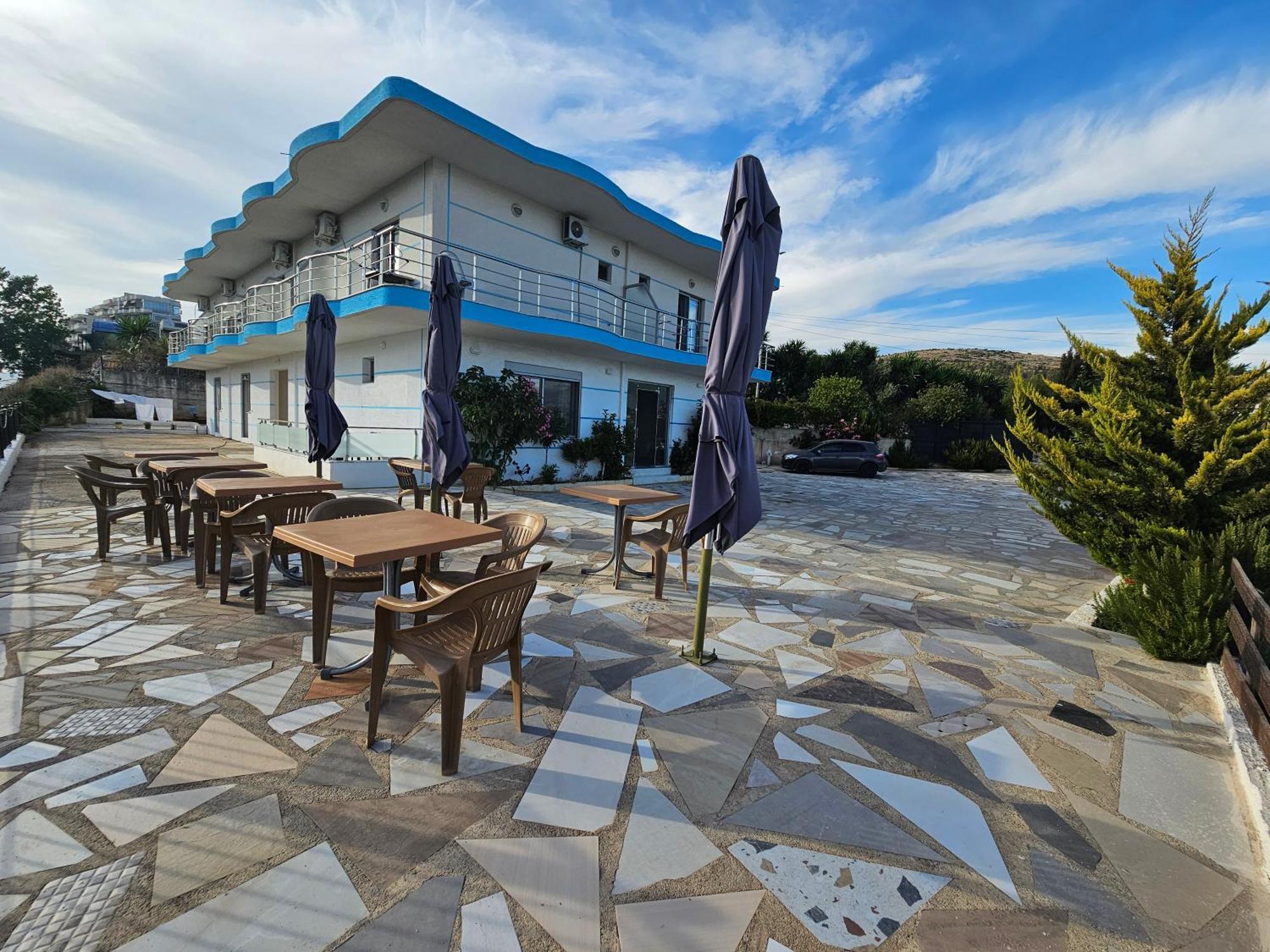 סרנדה Hotel Irini מראה חיצוני תמונה