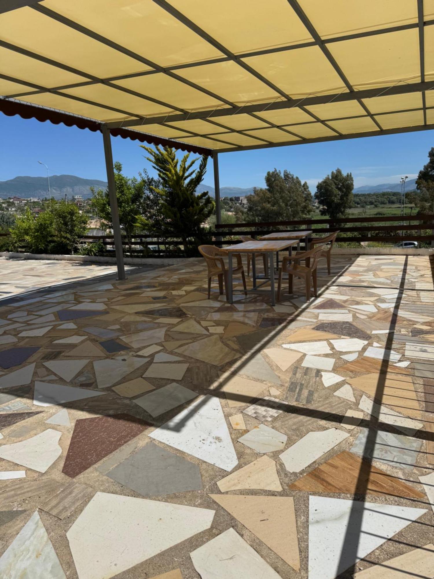 סרנדה Hotel Irini מראה חיצוני תמונה