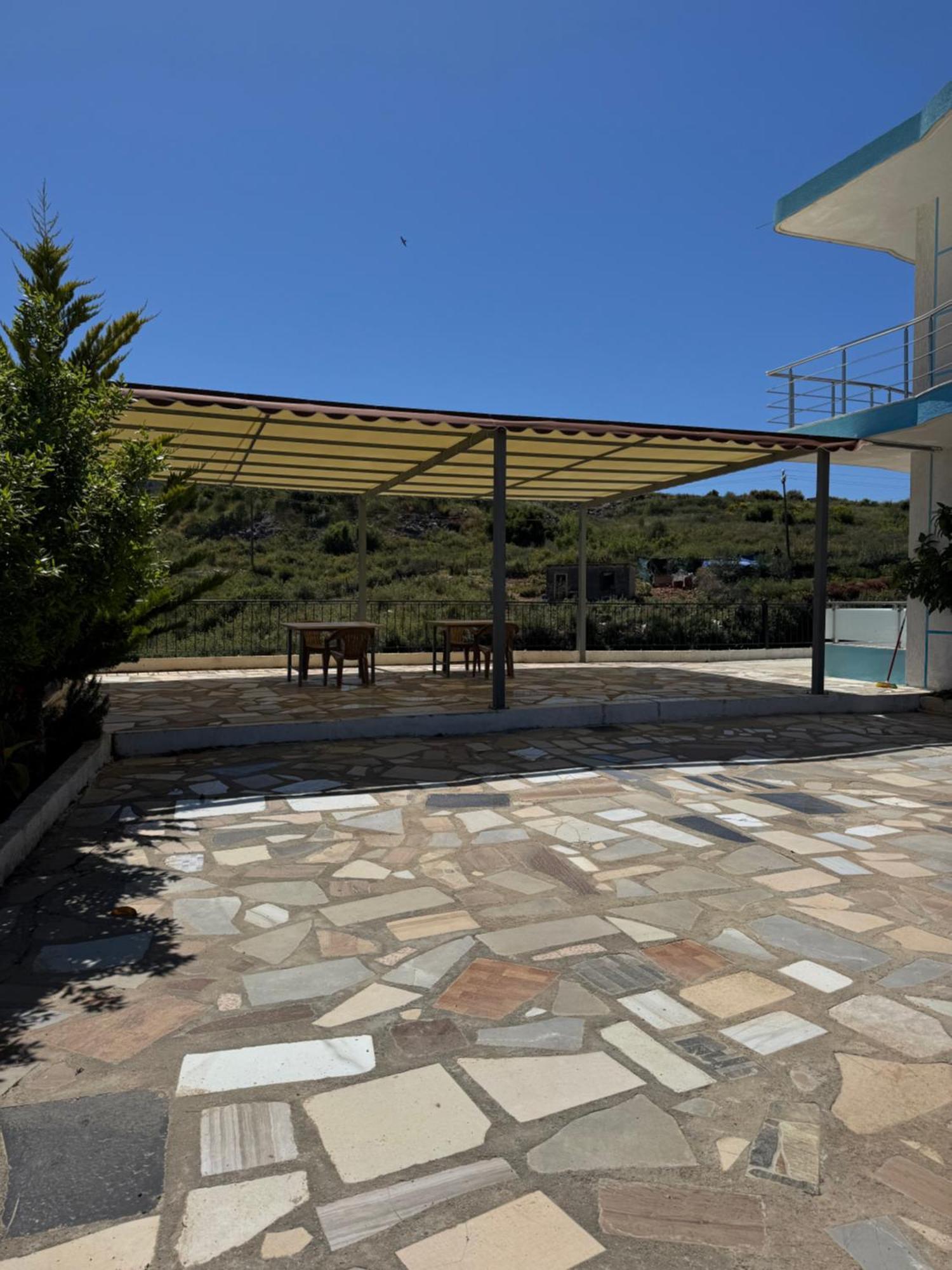 סרנדה Hotel Irini מראה חיצוני תמונה