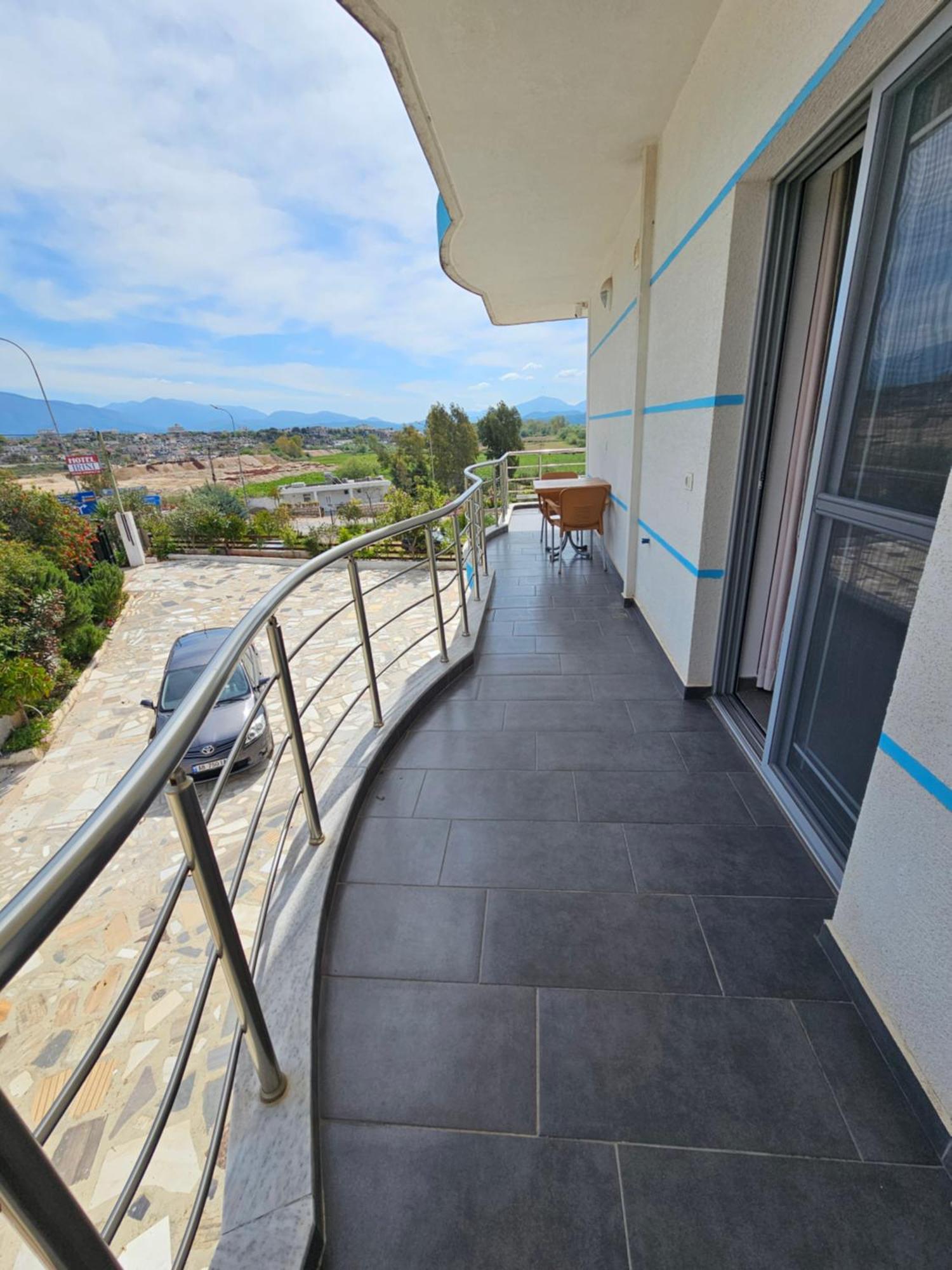 סרנדה Hotel Irini מראה חיצוני תמונה
