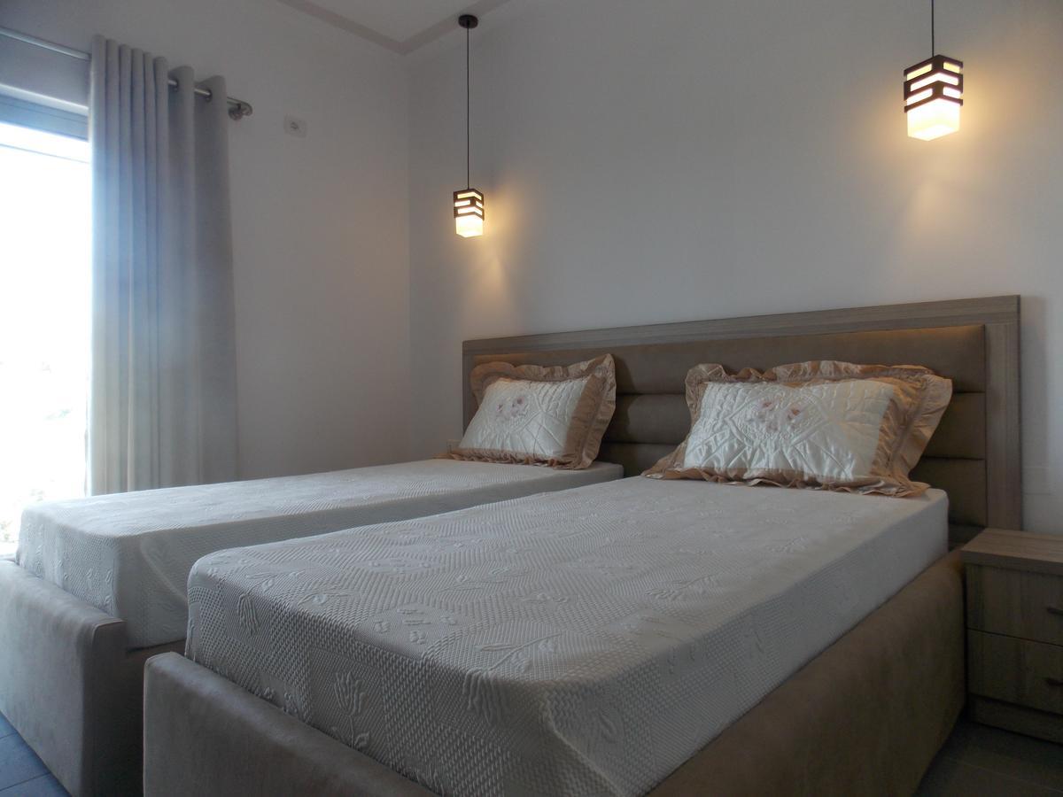 סרנדה Hotel Irini מראה חיצוני תמונה