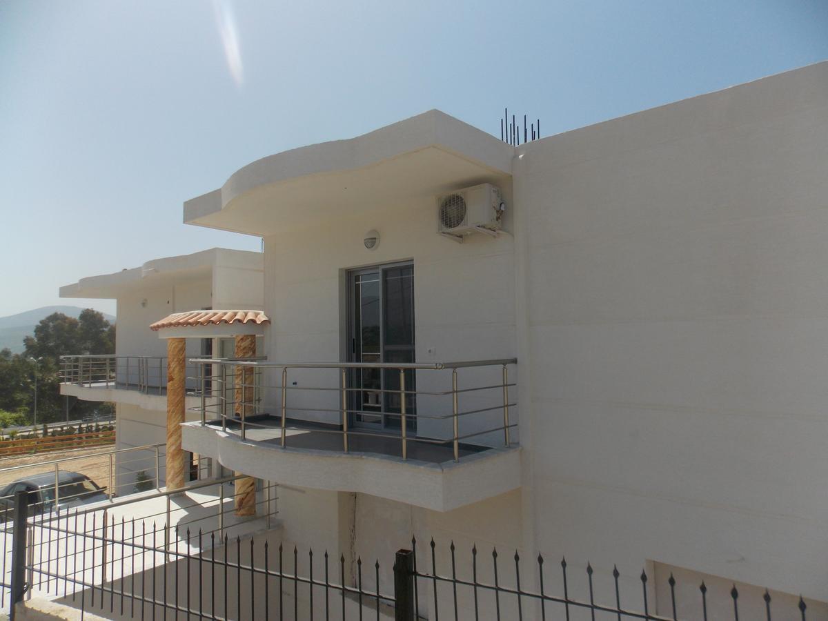 סרנדה Hotel Irini מראה חיצוני תמונה