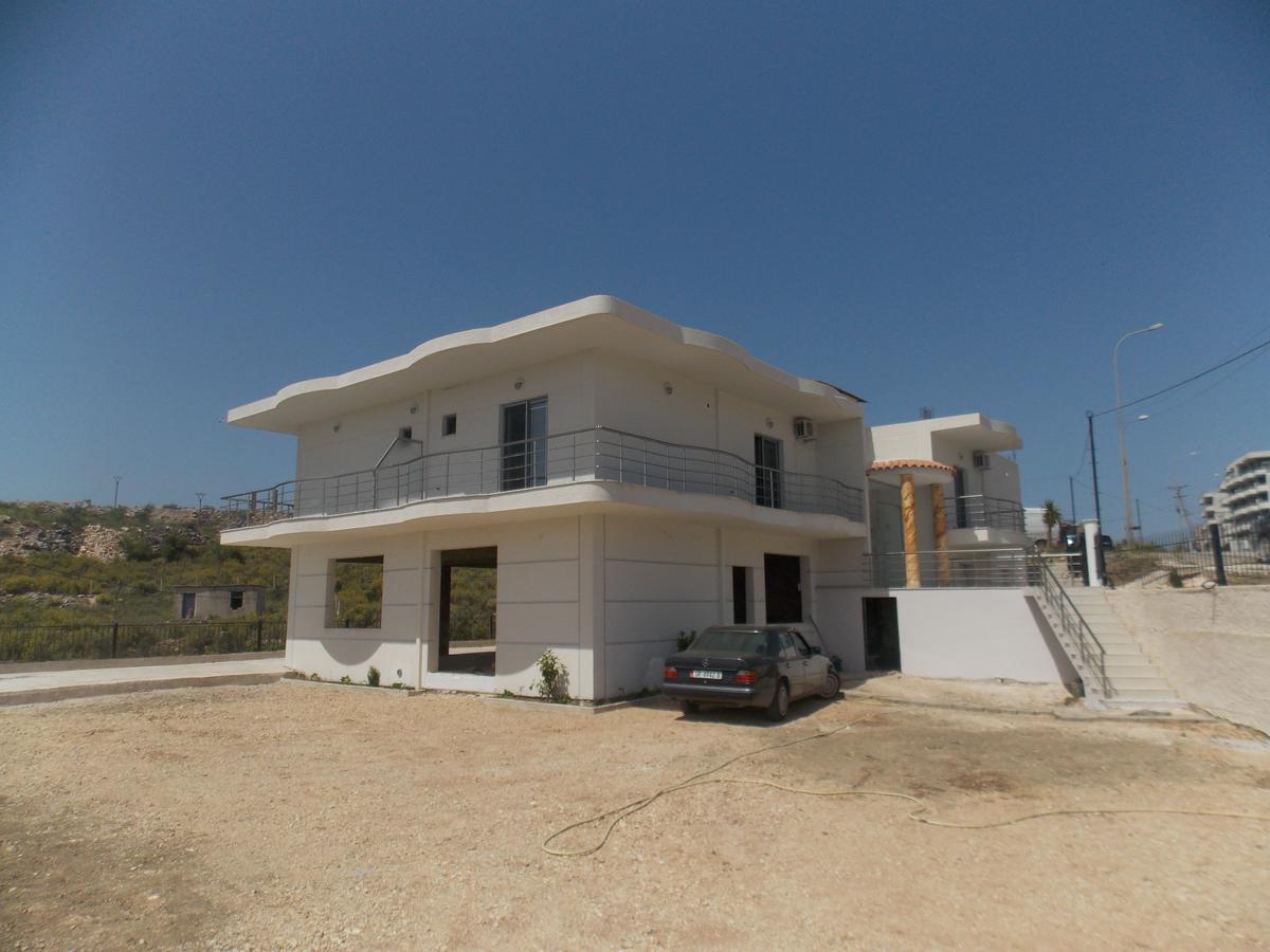 סרנדה Hotel Irini מראה חיצוני תמונה