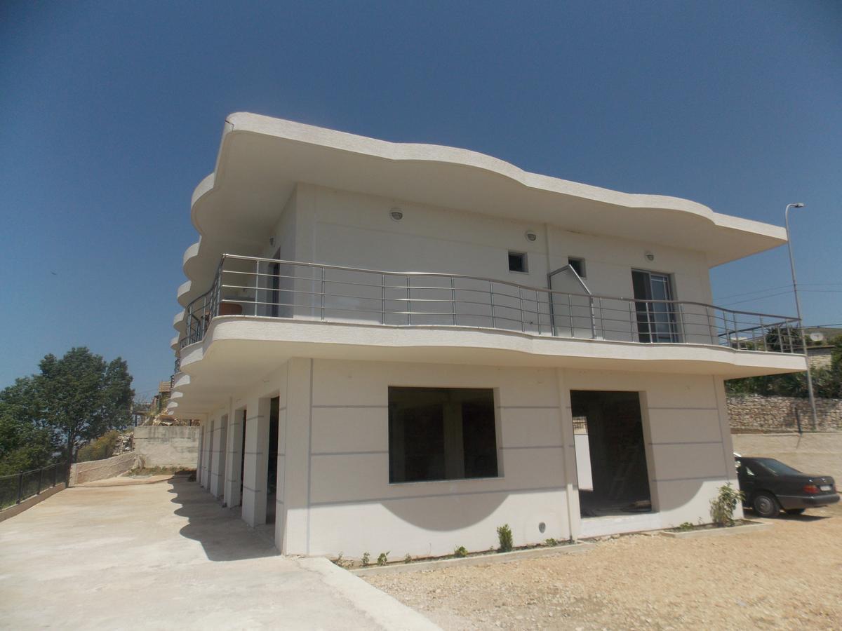 סרנדה Hotel Irini מראה חיצוני תמונה