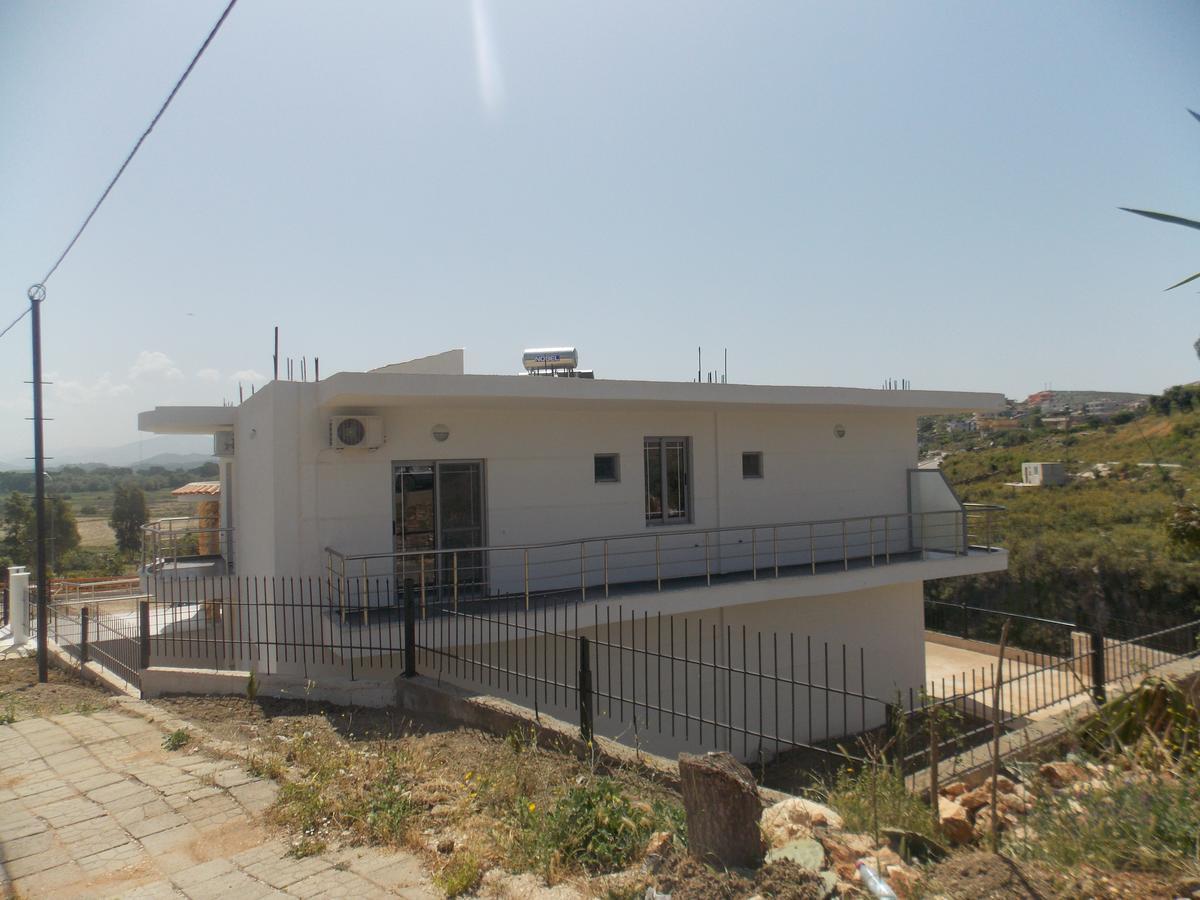 סרנדה Hotel Irini מראה חיצוני תמונה