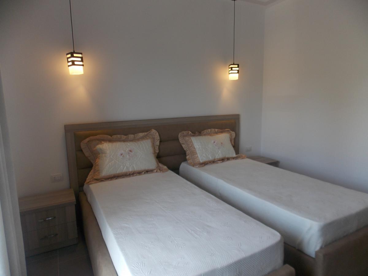 סרנדה Hotel Irini מראה חיצוני תמונה